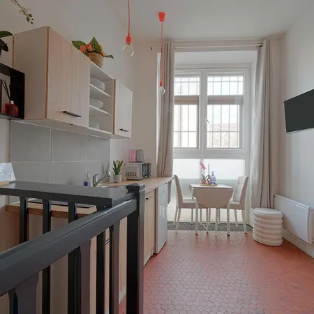 Apartment Pillage Moulin Rouge Paris